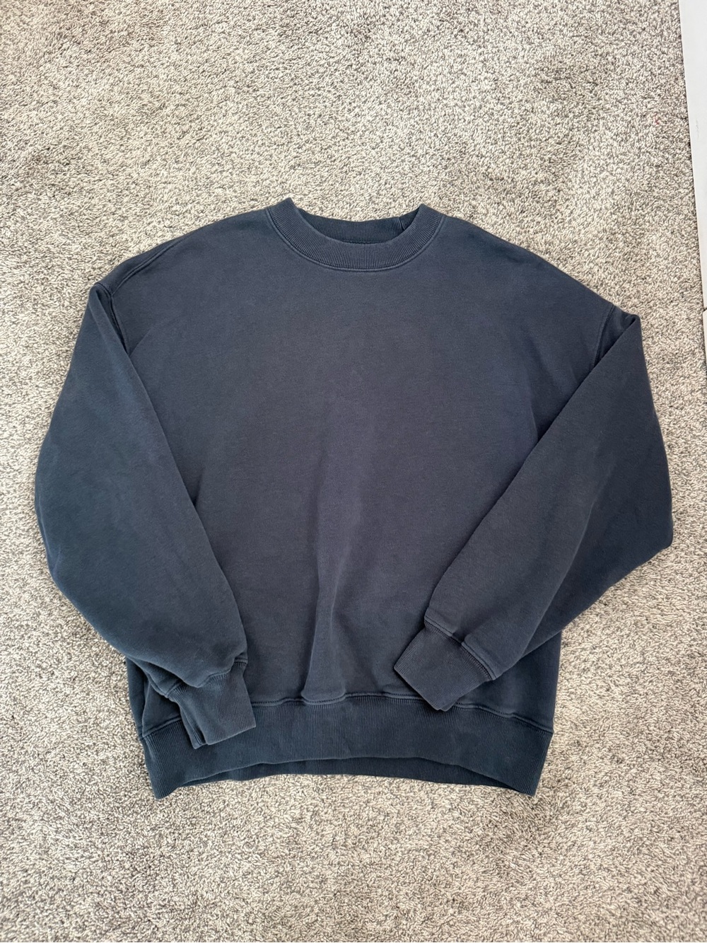 Abercrombie essential crewneck size xs